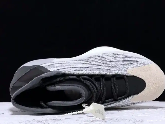 EG1535 Basketball Adidas Quantum Yeezy 0517